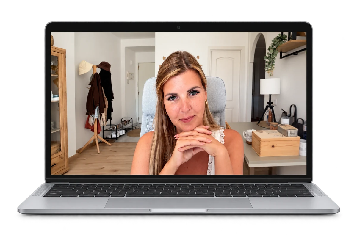 Laptop mit einem Einblick in Lottis kostenloses Etsy-Training